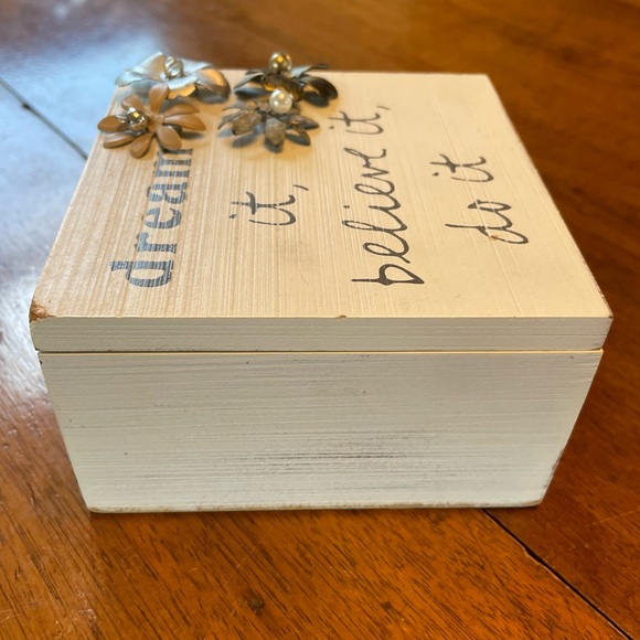 Sarah Magsamen Messages From The Heart “Dream It, Believe It, Do It” Storage Box - Picture 3 of 4